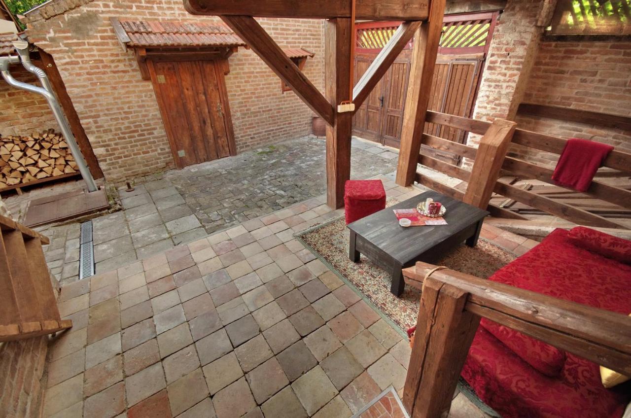 Villa Rusztika Gyula Buitenkant foto