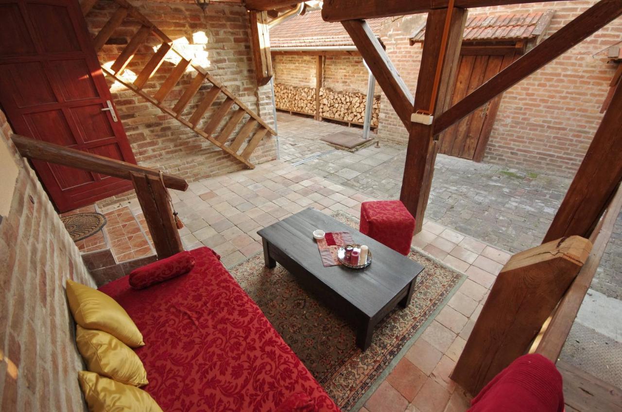 Villa Rusztika Gyula Buitenkant foto