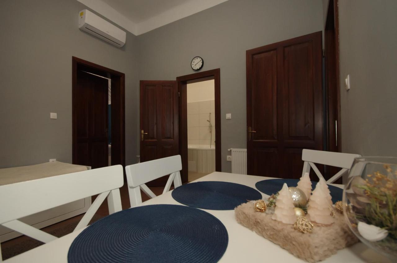 Villa Rusztika Gyula Buitenkant foto