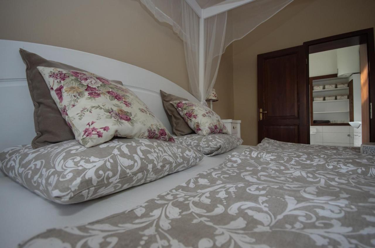 Villa Rusztika Gyula Buitenkant foto